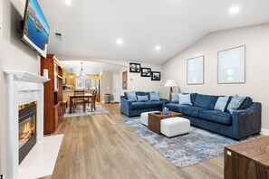 TV, fireplace - experience comfort, convenience, and nature—all in one unforgettable stay. (Medford)