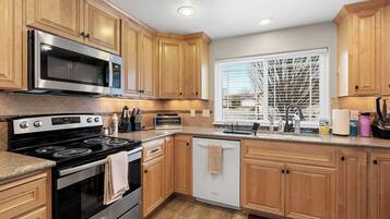 Micro-ondes, four, lave-vaisselle