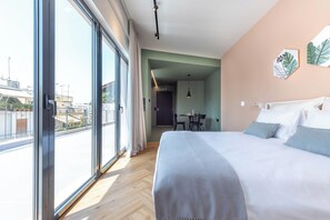 Signature Suite | Egyptian cotton sheets, premium bedding, minibar, desk - Corto Maltese Boutique (Athens)