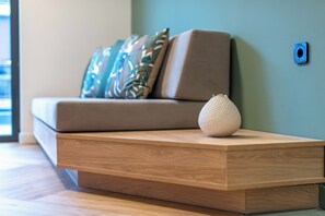 Design-sviitti, kaupunkinäköala | Egyptinpuuvillaiset lakanat, ylelliset vuodevaatteet, minibaari