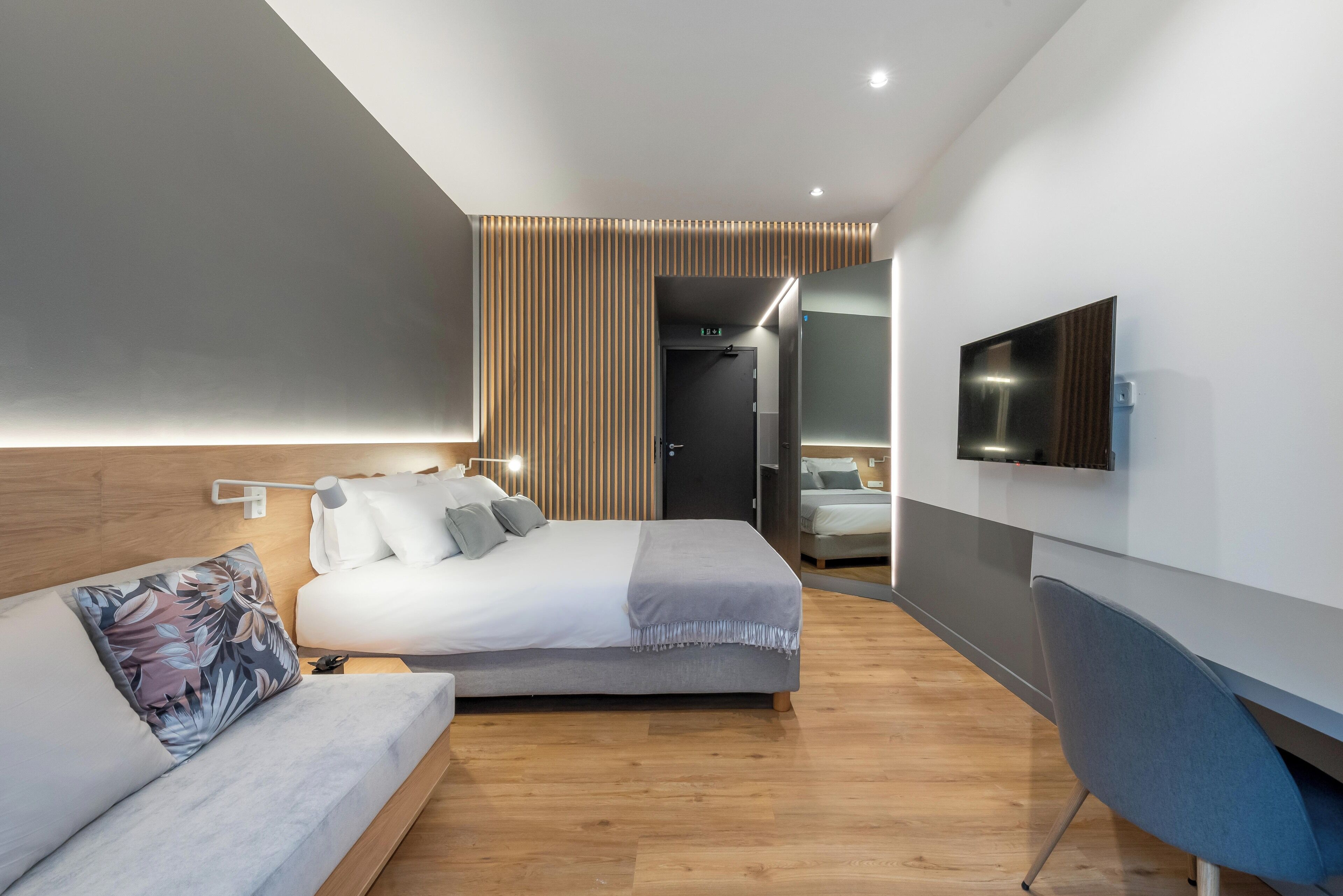 Deluxe Double Room, Balcony, City View | Private kitchen | Mini-fridge, espresso maker, coffee/tea maker, electric kettle