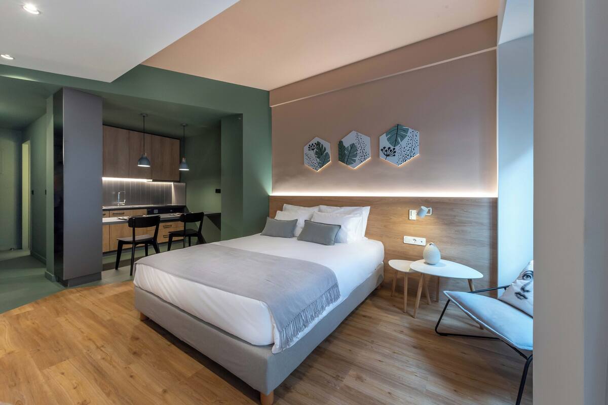 Junior Suite, Balcony, City View | Egyptian cotton sheets, premium bedding, memory foam beds, minibar