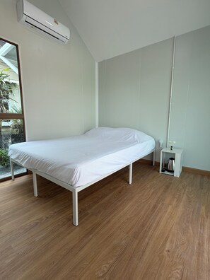 Comfort Bungalow, Private Bathroom, Sea View | Free WiFi - Chansea Resort Chanthaburi Thailand  (Laem Sing)