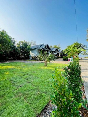 Garden - Chansea Resort Chanthaburi Thailand  (Laem Sing)