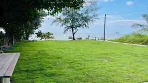 Private beach, white sand - Chansea Resort Chanthaburi Thailand  (Laem Sing)