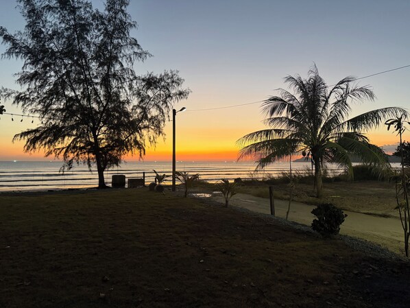 Private beach, white sand - Chansea Resort Chanthaburi Thailand  (Laem Sing)