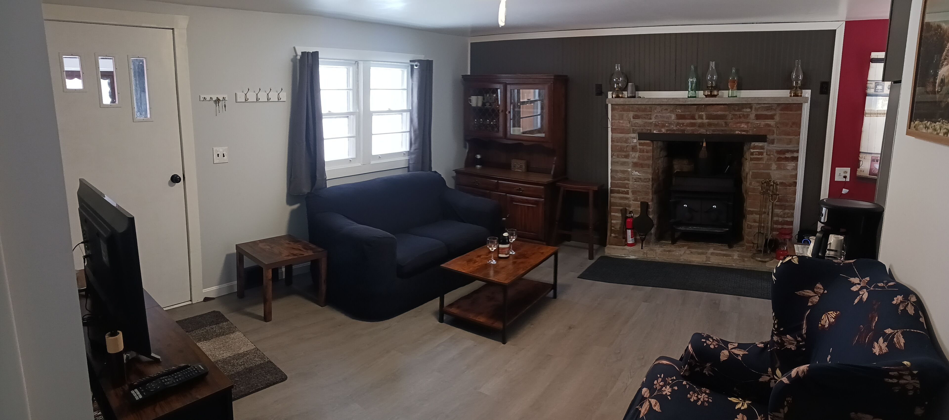 Télévision, cheminée