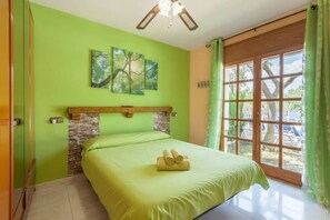 4 sovrum, skrivbord, strykjärn/strykbräda och wi-fi