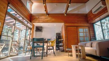 Villa, Balcony