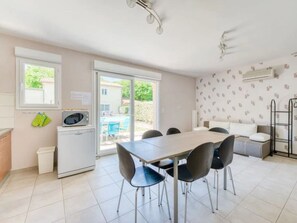 Dining - Haus 7 in der Blumendomäne Domaine des Fleurs by Interhome (Gagnières)