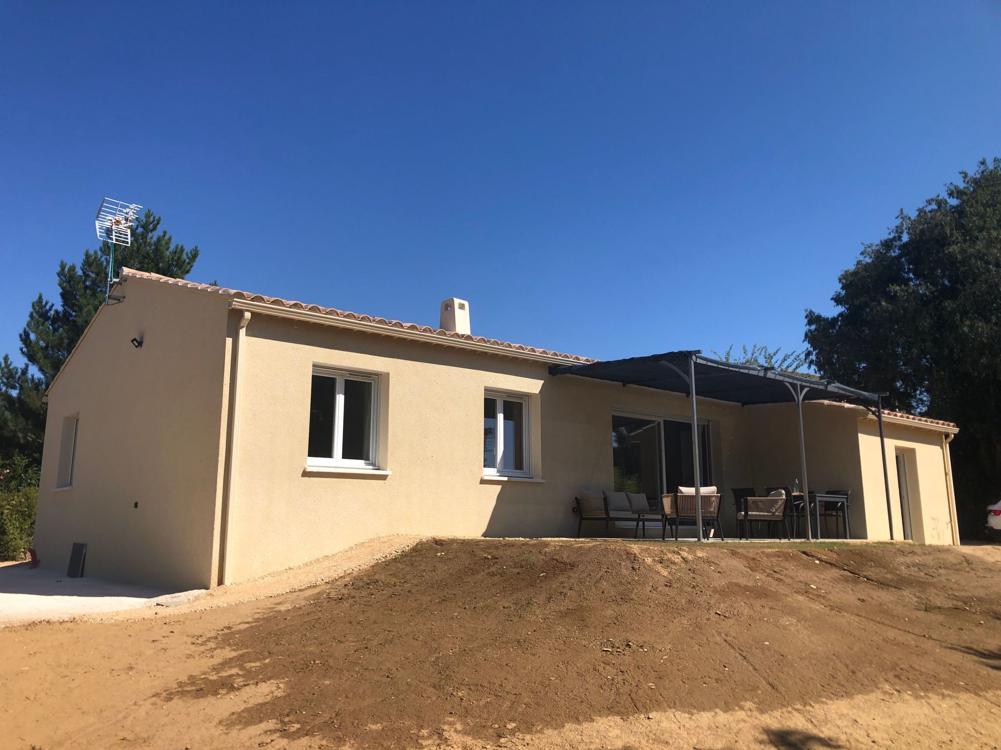 المنشأة من الخارج