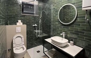 Douche, sèche-cheveux