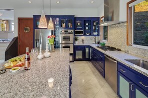 Fridge, microwave, oven, stovetop - Secluded 4BDR Retreat w/ Pool, Hot Tub, Views | Shiloh Vista Estate by AvantStay (Santa Rosa)