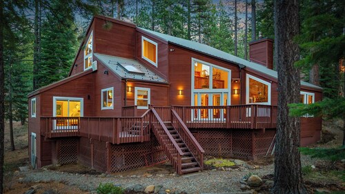Near Ski Resorts, Downtown Truckee, & Donner Lake | Basque Lodge by AvantStay
