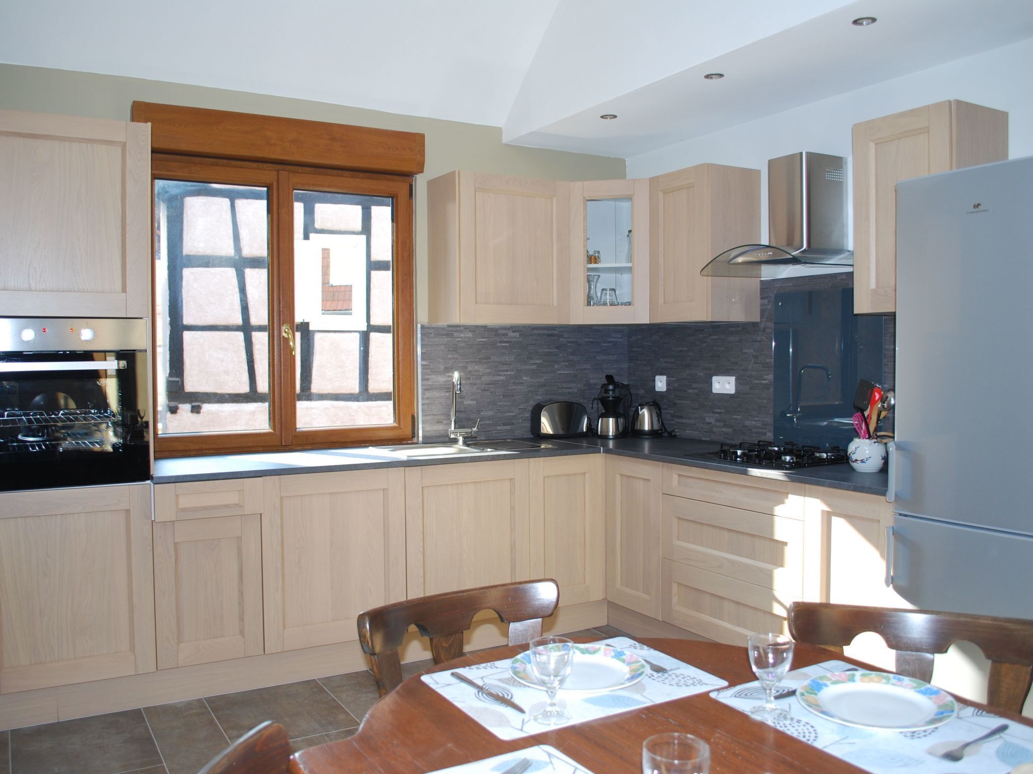 Kühlschrank, Mikrowelle, Ofen, Geschirrspüler