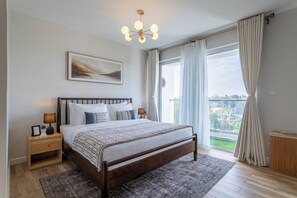2 bedrooms, iron/ironing board, Internet, bed sheets - ishi Nairobi • Modern Business Apartment (Nairobi)