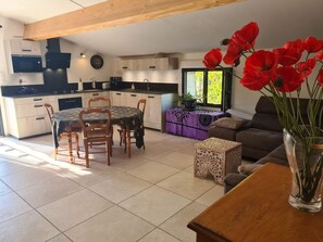 Living area - Charmante Ferienwohnung La Martinelle by Interhome (La Begude de Mazenc)