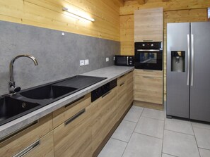 Fridge, microwave, oven, dishwasher - für 12 Personen in Luz Saint Sauveur by Interhome (Barèges)