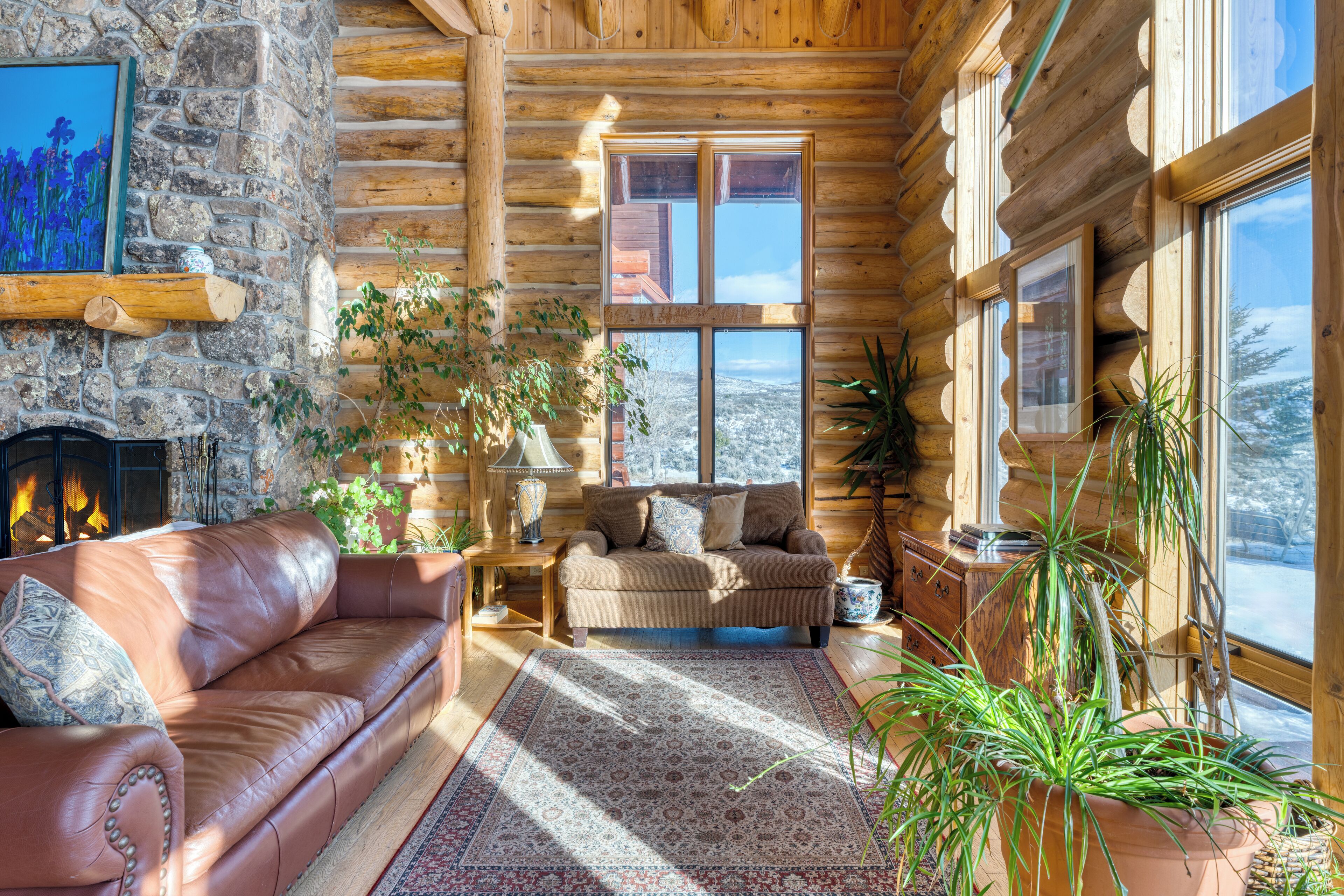 Älytelevisio, takka, pöytäjalkapallopöytä, työhuone