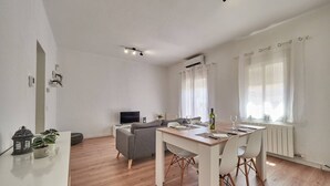 Uklassifisert bilde, 2 av 35, knapp