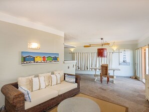 Living area - Türkisfarbene Villa mit Terrasse und Meerblick by Interhome (Costa Paradiso)