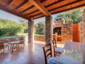 Outdoor dining - Villetta Corallo mit Aussicht und wenige Meter vom Meer entfernt by Interhome (Costa Paradiso)