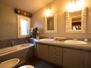 Bathroom - Casa del Pozzo Antico by Interhome (Morlupo)