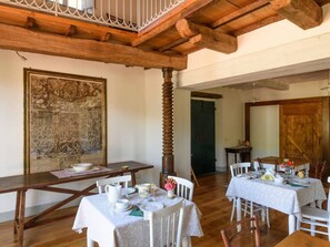 Dining - für 2 Personen  + 1 Kind ca. 65 m² in Cortona, Toskana (Provinz Arezzo) by Interhome (Cortona)