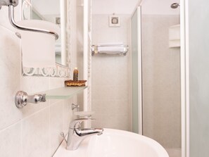 Towels - Wohnung 'Caterina' mit Gemeinschaftspool by Interhome (Bucine)