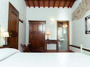 Internet - 'Sofia' mit Pool by Interhome (Bucine)