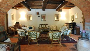 Unclassified image, 4 of 38, button - Edoardo' Ferienwohnung mit Pool by Interhome (Bucine)