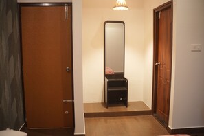 Interior - Earth tones. Easy vibes. Your soulful Mysore stay.

Welcome to Ishara Terra (Mysuru)