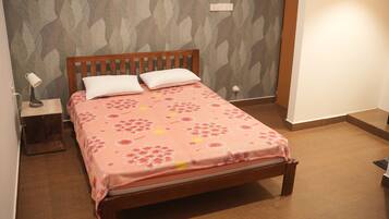 Bügeleisen/Bügelbrett, WLAN, Bettwäsche