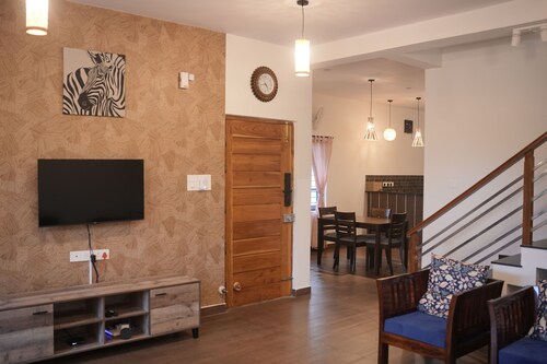 Earth tones. Easy vibes. Your soulful Mysore stay.

Welcome to Ishara Terra