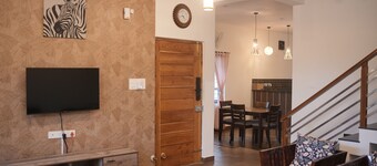 Earth tones. Easy vibes. Your soulful Mysore stay.

Welcome to Ishara Terra