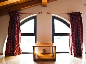 Interior - Dachgeschosswohnung mit Privatparkplatz by Interhome (Salionze)