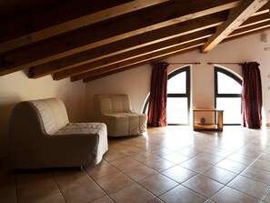 Interior - Dachgeschosswohnung mit Privatparkplatz by Interhome (Salionze)