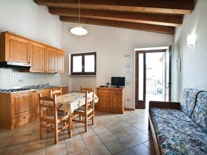 Interior - Ein-Zimmer-Wohnung by Interhome (Salionze)