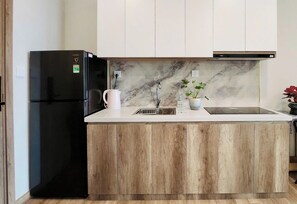 Private kitchen - Ecopark Lushy Stay - Sắc Nắng (Hung Yen)