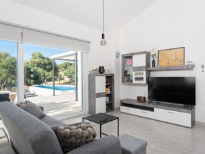 TV - Croatia Heaven by Interhome (Pag/Novalja)