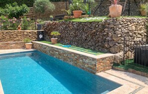 Pool - Nice home in Gemenos with private swimming pool, can be inside or outside (Gemenos)