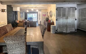 Dining - Nice home in Gemenos with private swimming pool, can be inside or outside (Gemenos)