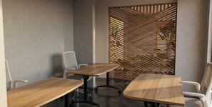 Business center - Surfing Elephant Resort & Spa (Polhena, Matara)