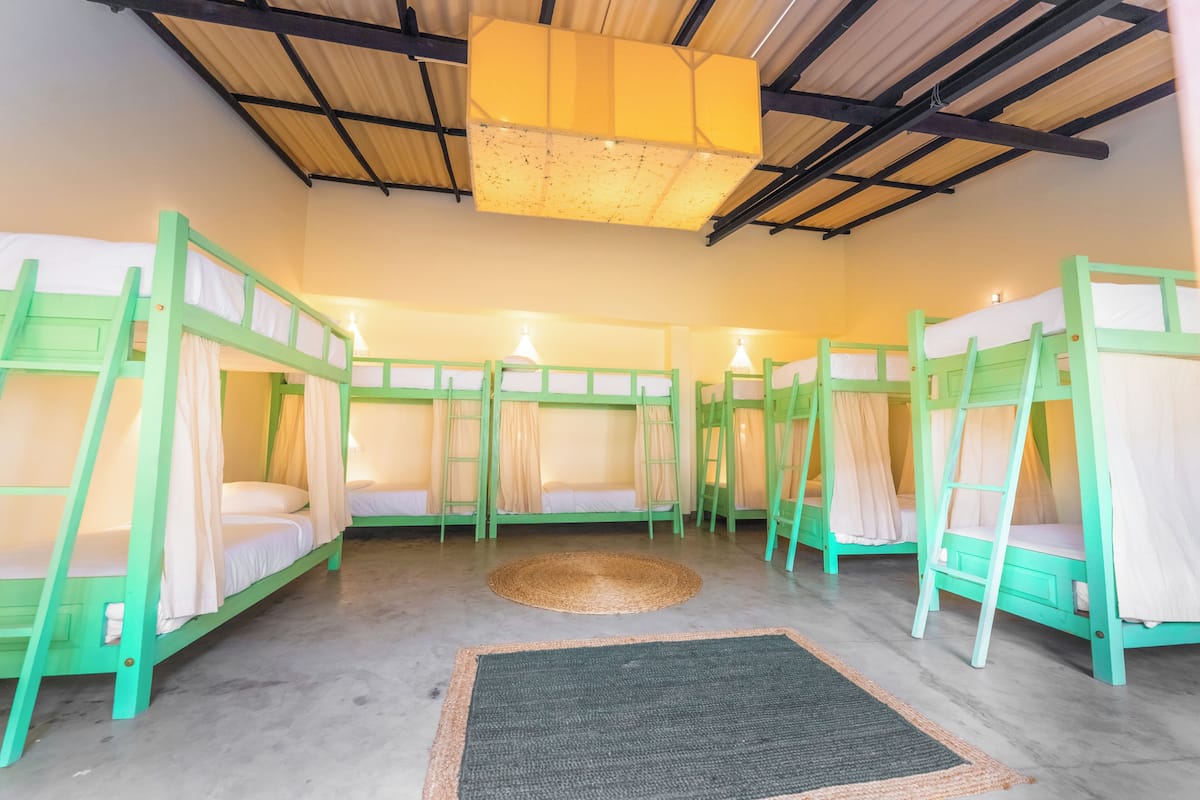 WiFi (free), bed sheets
