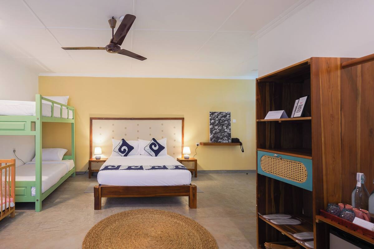 Family Room | Free WiFi