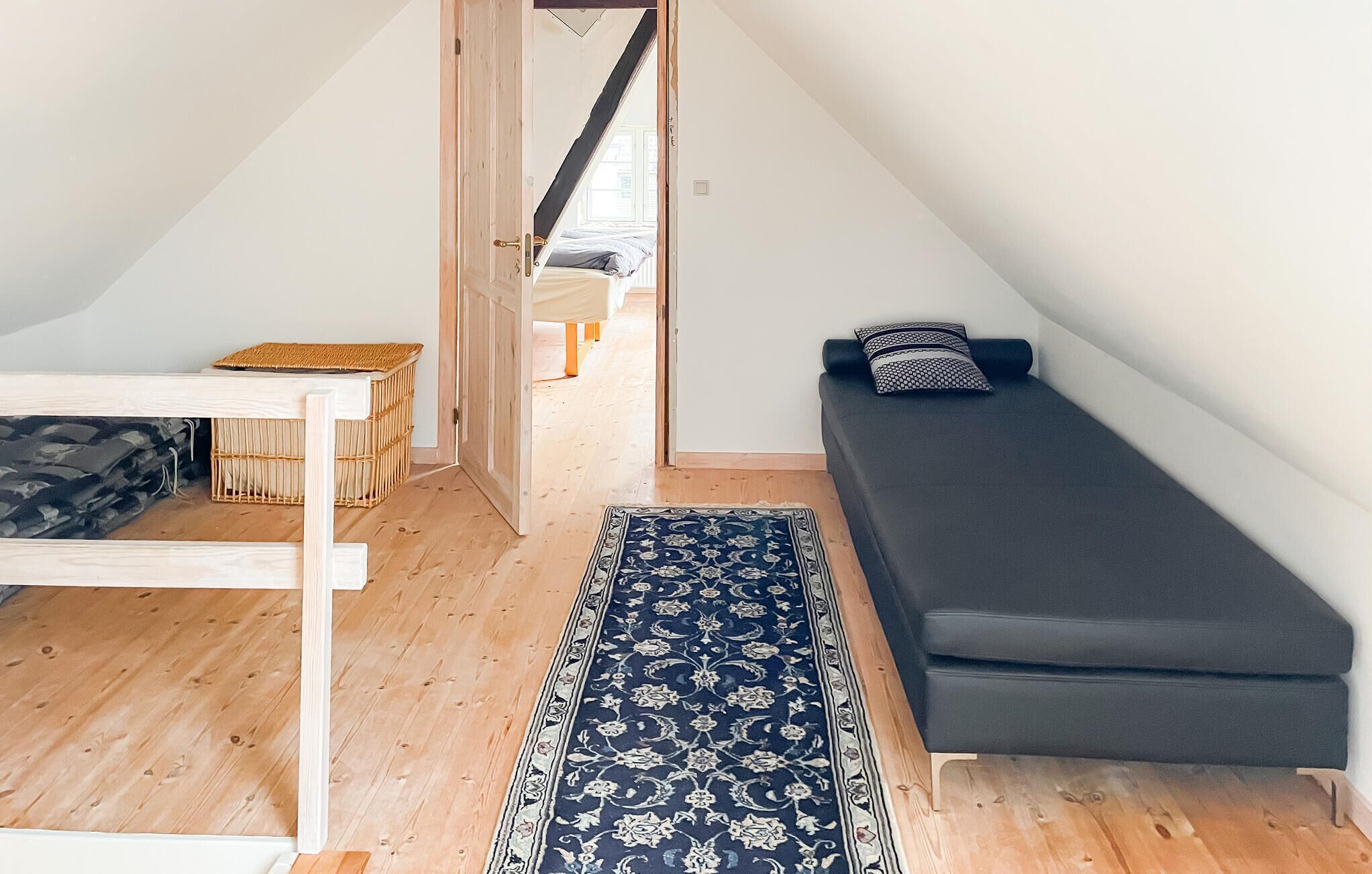 3 bedrooms, travel cot, free WiFi