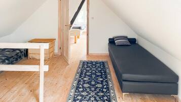 3 bedrooms, travel cot, free WiFi