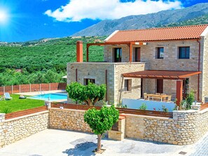 Exterior - Cretan Sunrise Villa Beheizter Privatpool by Interhome (Georgioupoli)