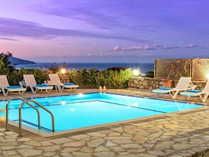 A heated pool - für 10 Personen in Kournas, Kreta (West-Kreta) by Interhome (Georgioupoli)