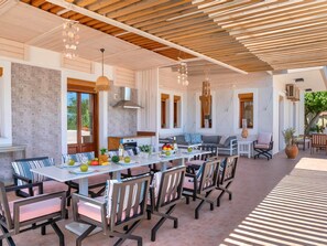 Outdoor dining - für 31 Personen in Draia, Kreta (West-Kreta) by Interhome (Georgioupoli)